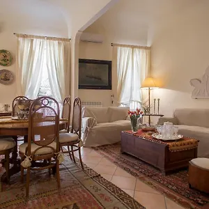  Apartment Real Teatro Italy