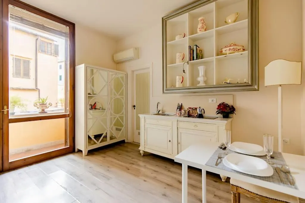 Charming Studio Next To The Duomo Florence Apartment