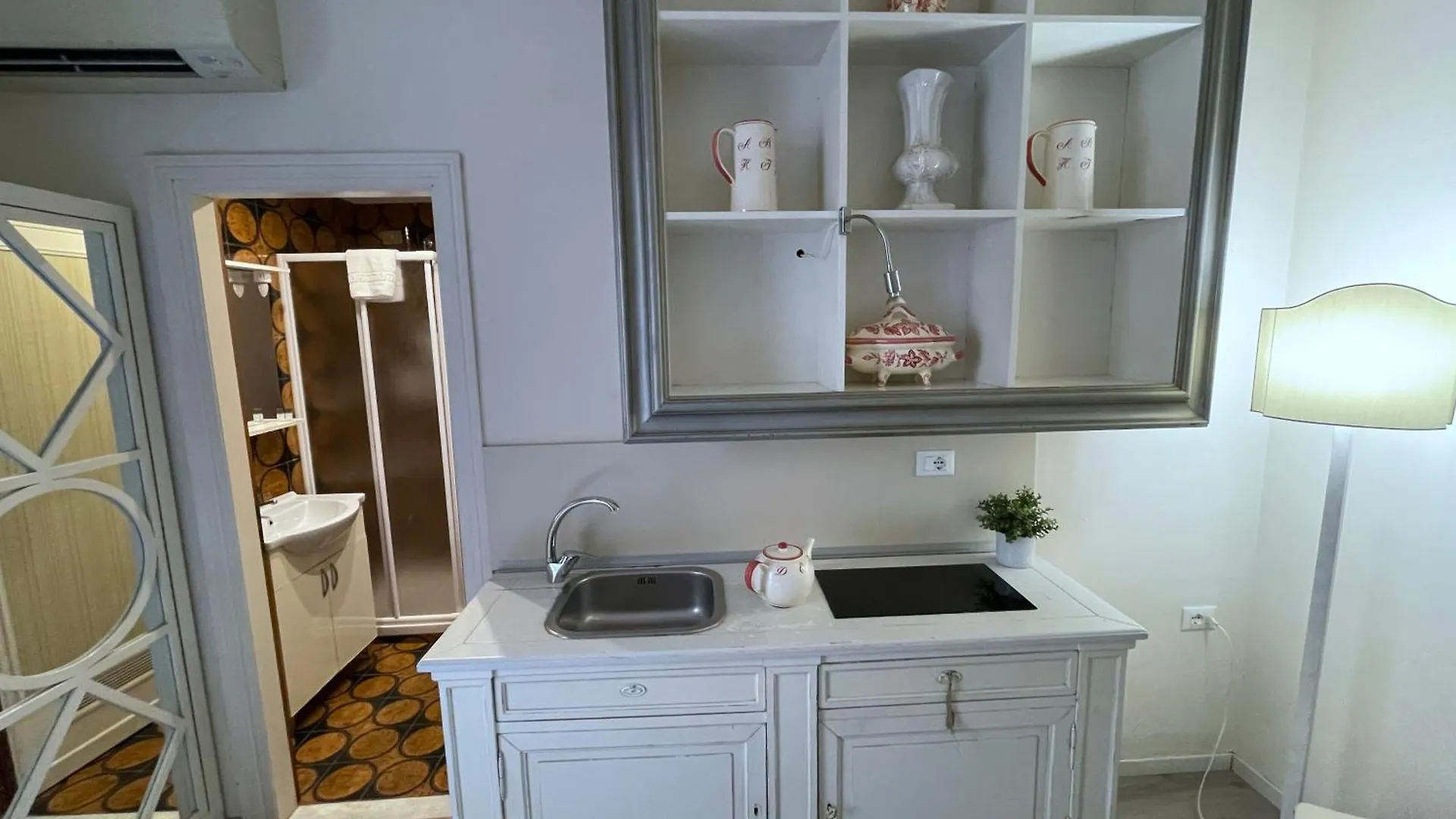 Apartment Charming Studio Next To The Duomo Florence
