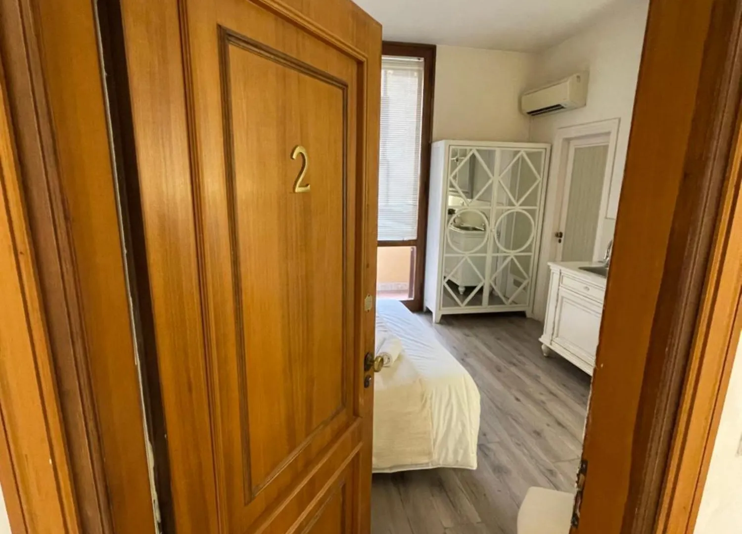 Charming Studio Next To The Duomo Florence Apartment